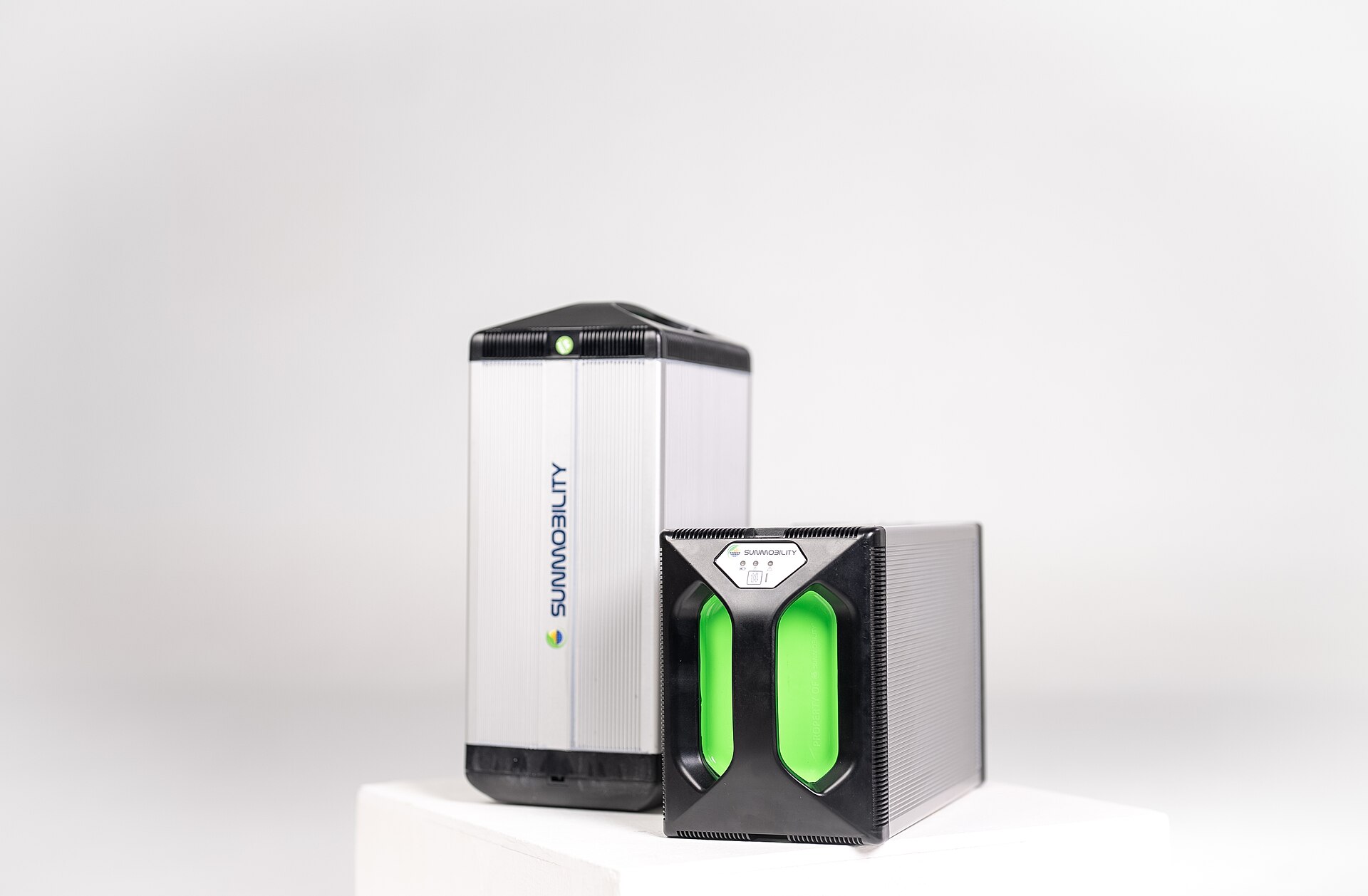 Swappable automotive battery pack